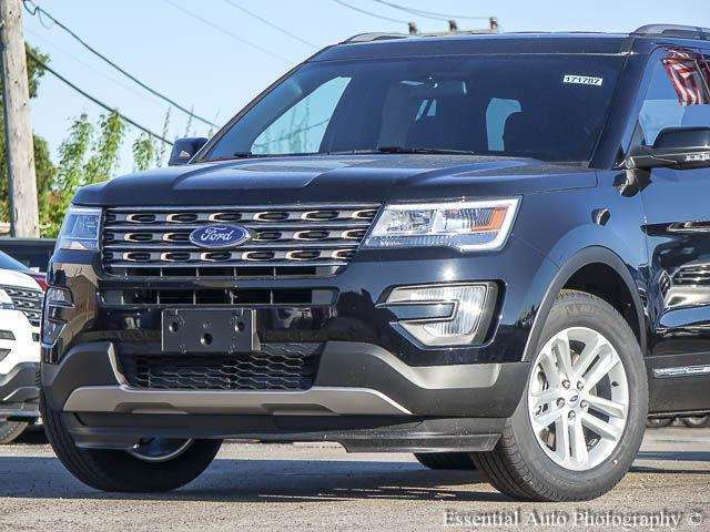 Ford Explorer 2017 photo 1